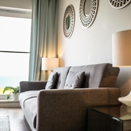 Stunning Sea Views, Luxury Apartment Beaches & Restaurants Are A Short Walk Away นิวคีย์ ภายนอก รูปภาพ